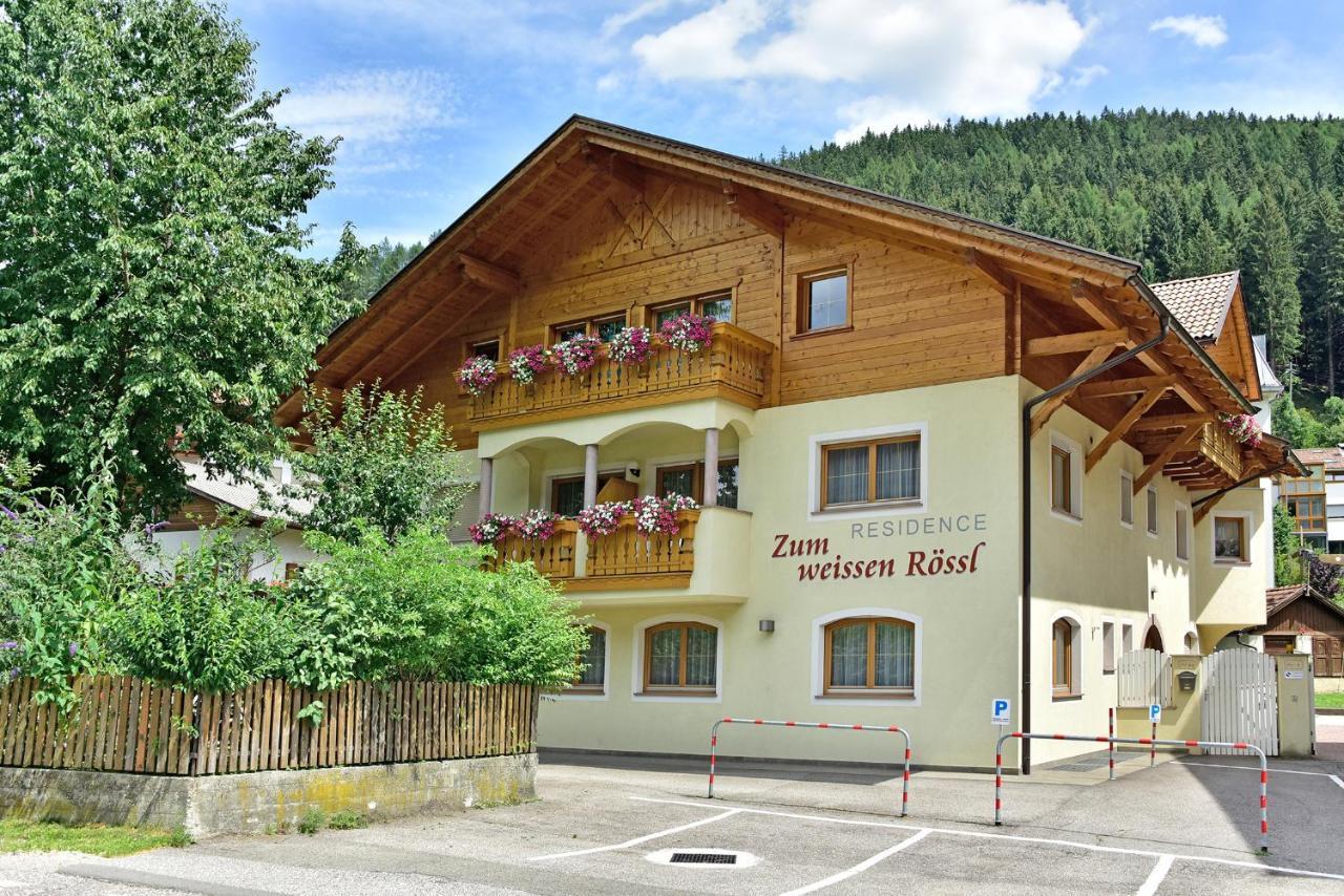 Zimmervermietung Zum Weissen Roessl Sarentino Luaran gambar